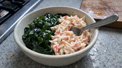 和えるだけであと一品：ワカメとカニカマのマヨ醤油和え（失敗しにくい）