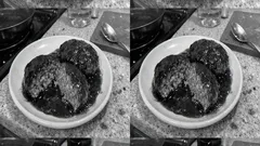 卵も牛乳もなしでふっくら：蒸し焼きで肉汁を閉じ込めるハンバーグ