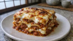 週末に作りたい、ラグーをじっくり煮込む王道ラザニア・アル・ラグー(オーブン仕上げ)