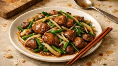 鶏レバーで作るレバニラ炒め:冷水洗い+片栗粉で臭みを抑えて、べちゃっとしない仕上がりに